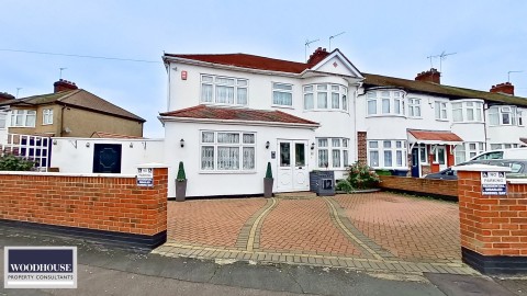Lodge Crescent, Waltham Cross, Hertfordshire