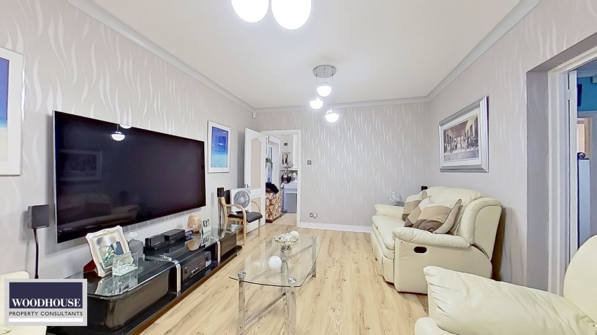 Images for Lodge Crescent, Waltham Cross, Hertfordshire EAID:3131305421 BID:11055924