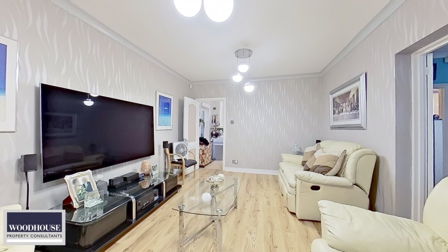 Images for Lodge Crescent, Waltham Cross, Hertfordshire EAID:3131305421 BID:11055924