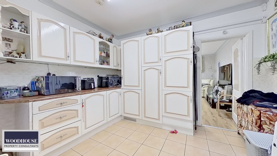 Images for Lodge Crescent, Waltham Cross, Hertfordshire EAID:3131305421 BID:11055924