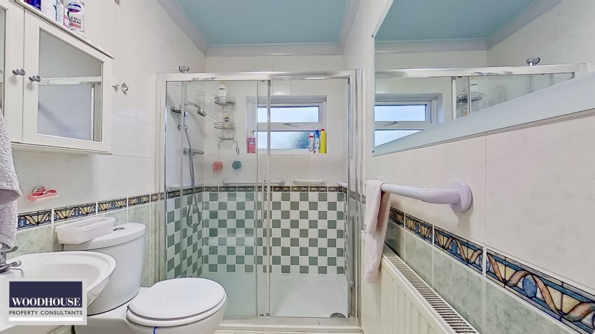 Images for Lodge Crescent, Waltham Cross, Hertfordshire EAID:3131305421 BID:11055924