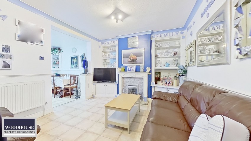 Images for Lodge Crescent, Waltham Cross, Hertfordshire EAID:3131305421 BID:11055924