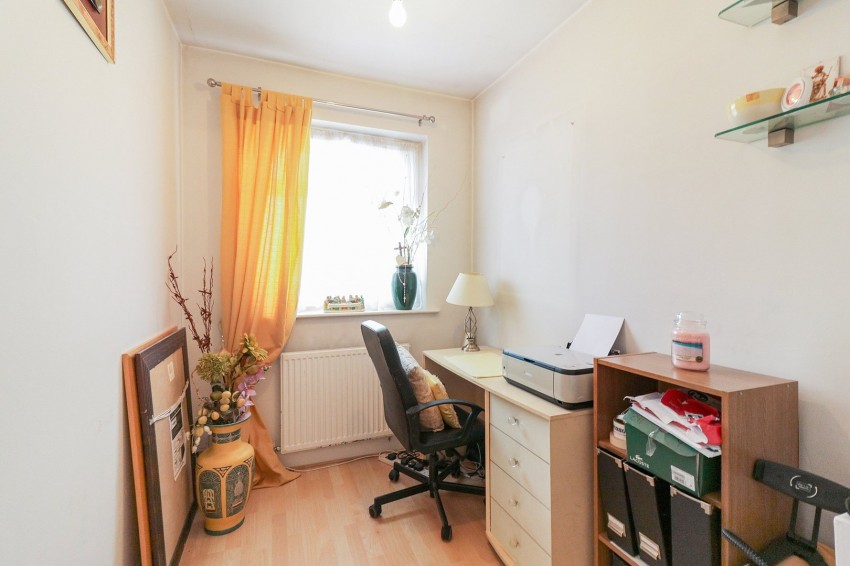 Images for Lodge Crescent, Waltham Cross, Hertfordshire EAID:3131305421 BID:11055924