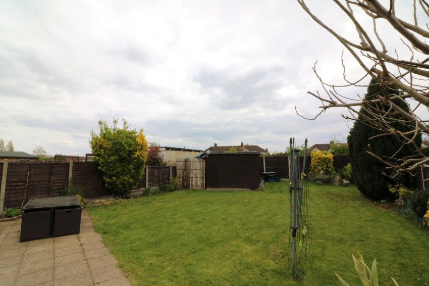 Images for Lodge Crescent, Waltham Cross, Hertfordshire EAID:3131305421 BID:11055924