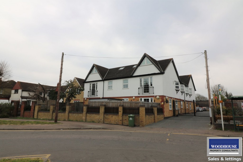Cheshunt, Waltham Cross, Hertfordshire, 2 bedroom, Flat