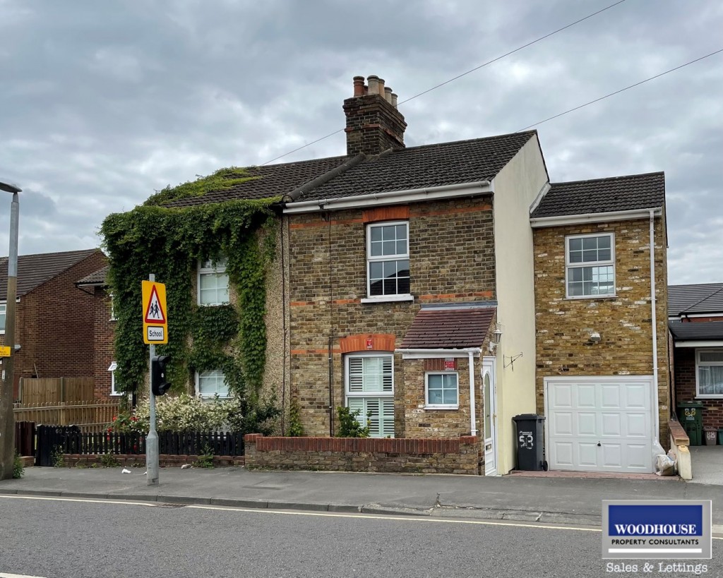 Cheshunt, Waltham Cross, Hertfordshire, 3 bedroom, SemiDetached House