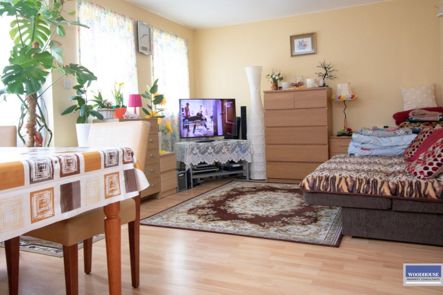 Images for Trinity Lane, Waltham Cross, Hertfordshire EAID:3131305421 BID:11055924