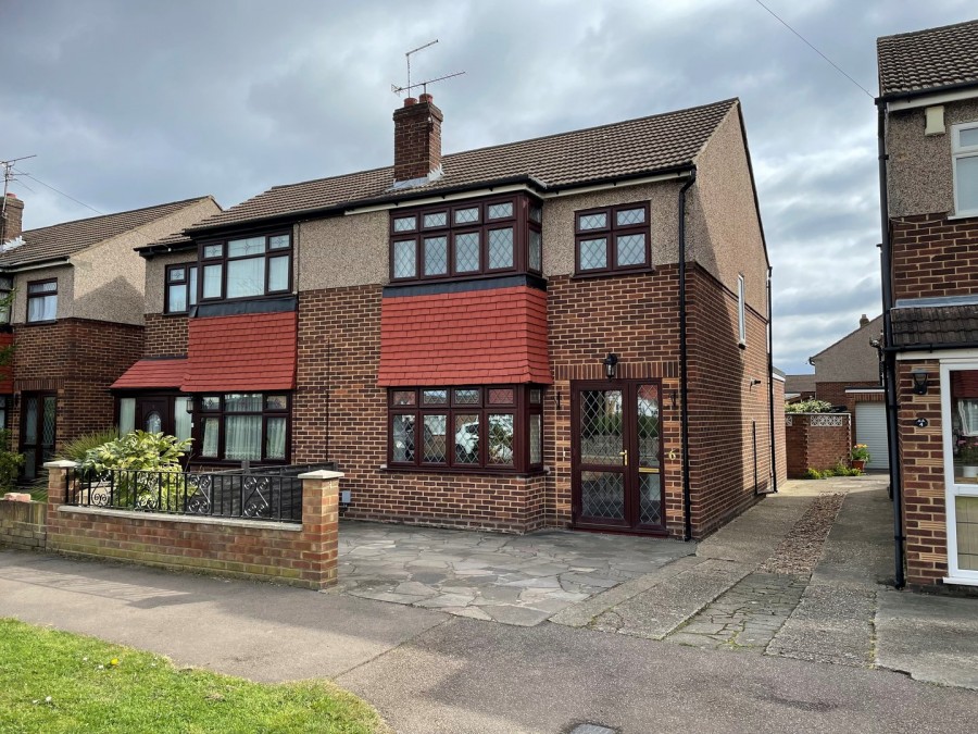 Images for Cornwall Close, Waltham Cross, Hertfordshire EAID:3131305421 BID:11055924