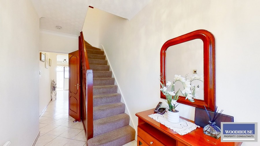 Images for Lodge Crescent, Waltham Cross, Hertfordshire EAID:3131305421 BID:11055924
