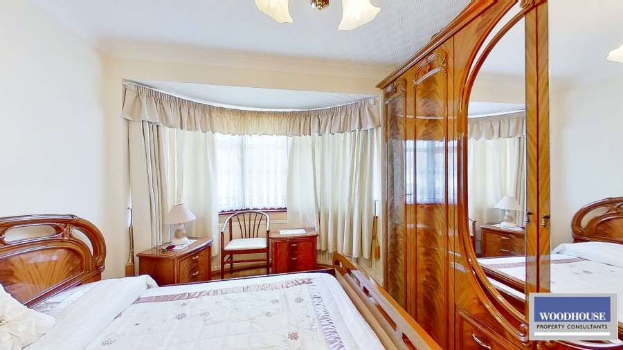 Images for Lodge Crescent, Waltham Cross, Hertfordshire EAID:3131305421 BID:11055924