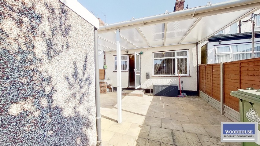 Images for Lodge Crescent, Waltham Cross, Hertfordshire EAID:3131305421 BID:11055924