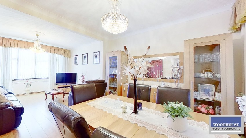 Images for Lodge Crescent, Waltham Cross, Hertfordshire EAID:3131305421 BID:11055924