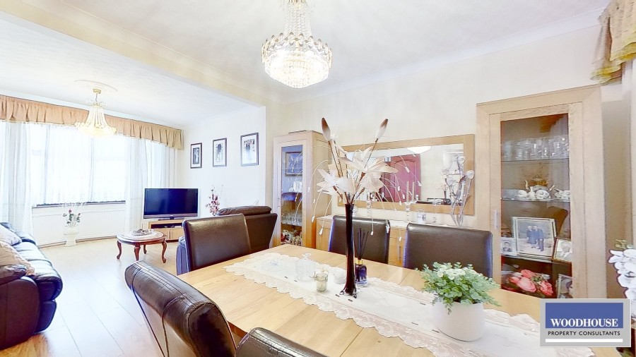 Images for Lodge Crescent, Waltham Cross, Hertfordshire EAID:3131305421 BID:11055924