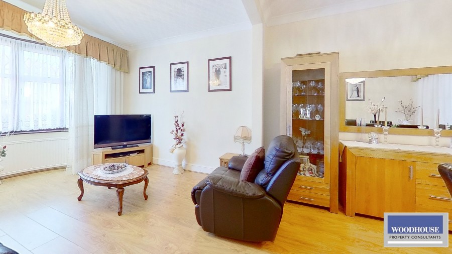 Images for Lodge Crescent, Waltham Cross, Hertfordshire EAID:3131305421 BID:11055924