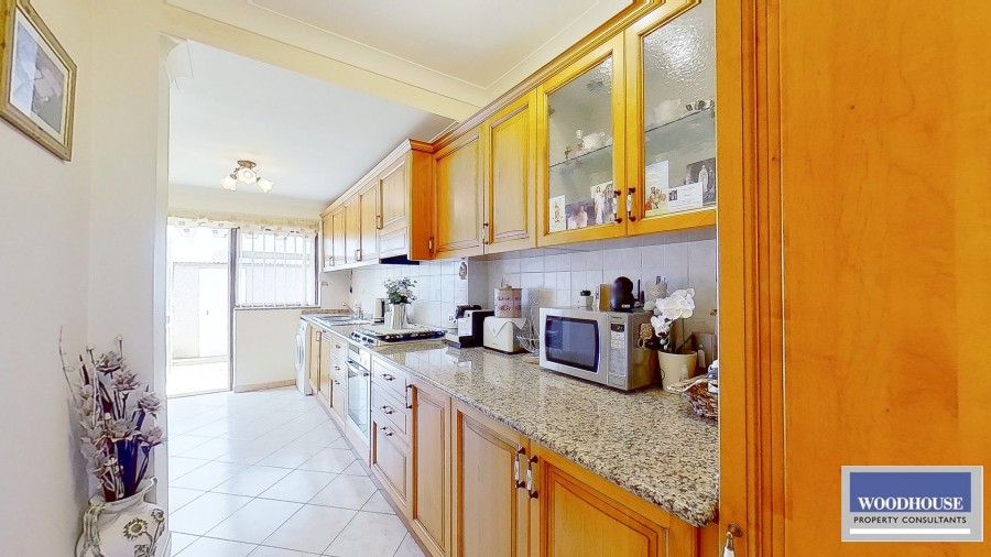 Images for Lodge Crescent, Waltham Cross, Hertfordshire EAID:3131305421 BID:11055924