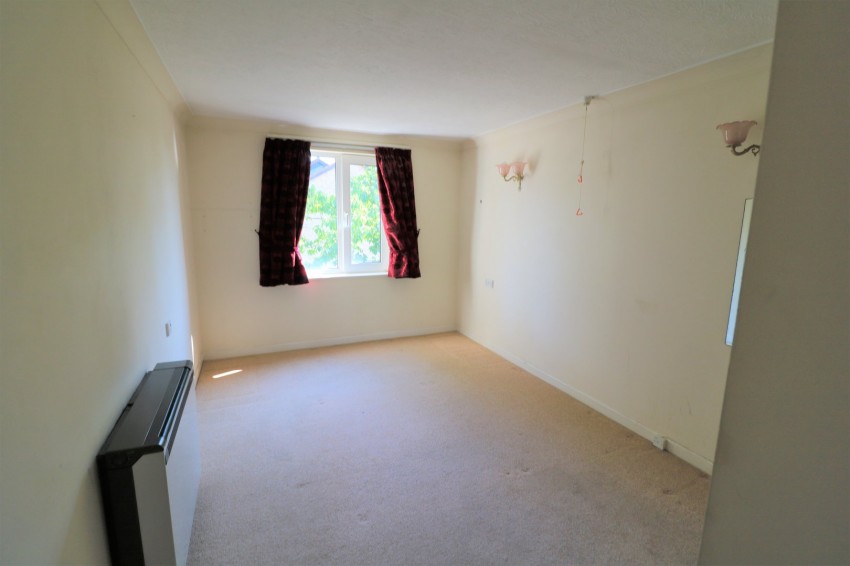 Images for Turners Hill, Waltham Cross, Hertfordshire EAID:3131305421 BID:11055924