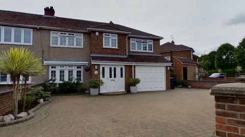 Roundmoor Drive, Cheshunt, Hertfordshire