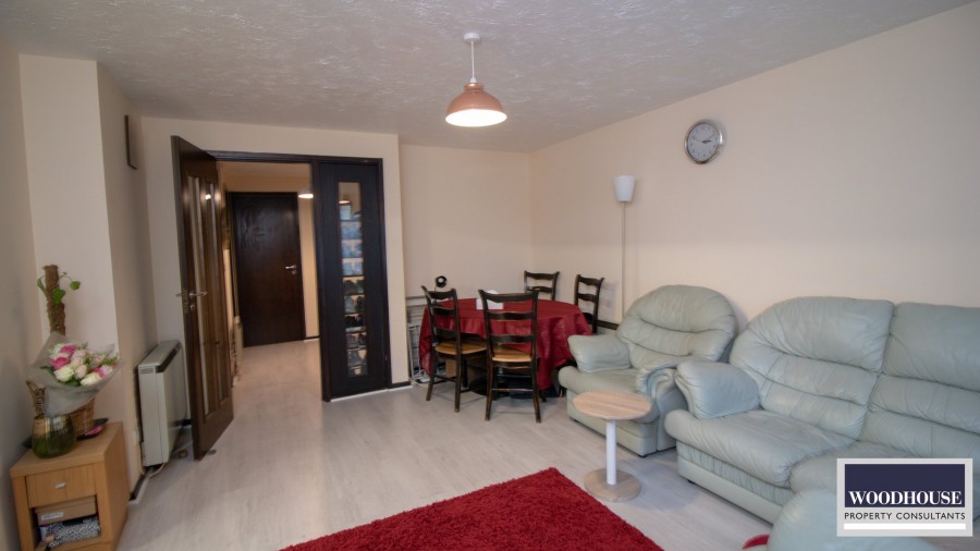 Images for Cheshunt, Waltham Cross, Hertfordshire EAID:3131305421 BID:11055924