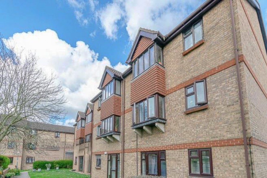 Images for Bryanstone Road, Waltham Cross, Hertfordshire EAID:3131305421 BID:11055924