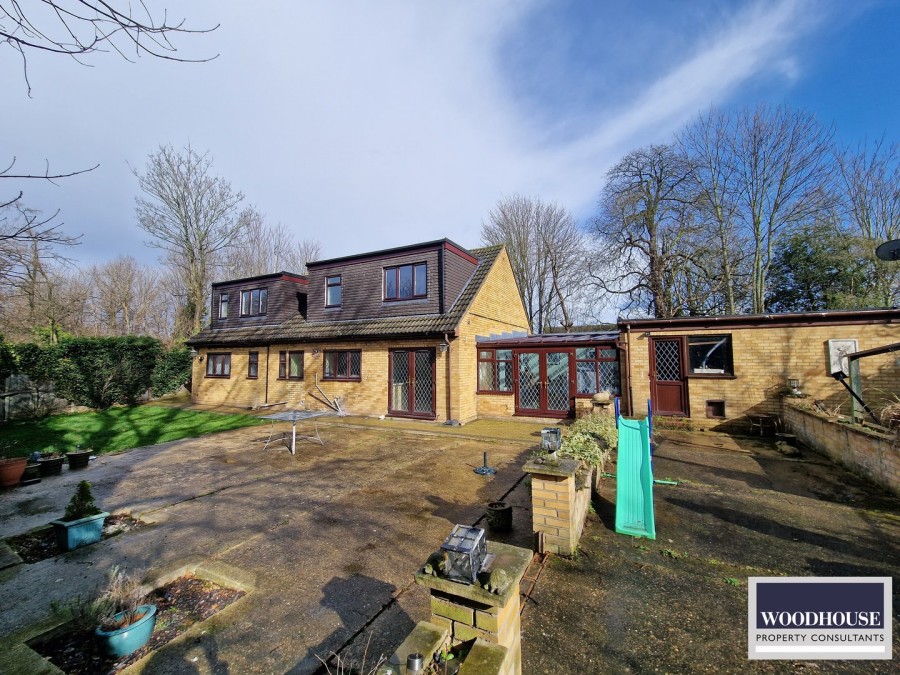 Images for Warwick Drive, Cheshunt EAID:3131305421 BID:11055924