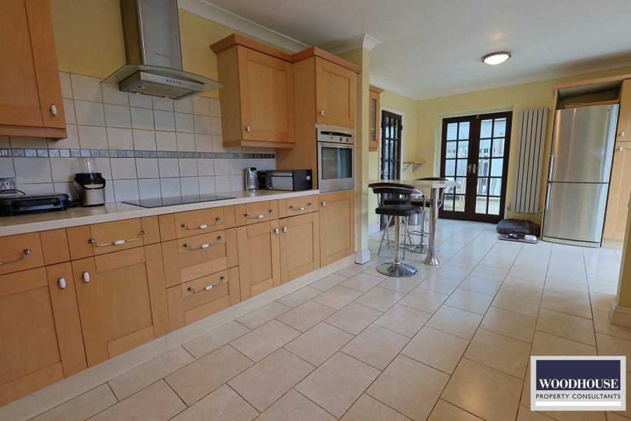 Images for Warwick Drive, Cheshunt EAID:3131305421 BID:11055924