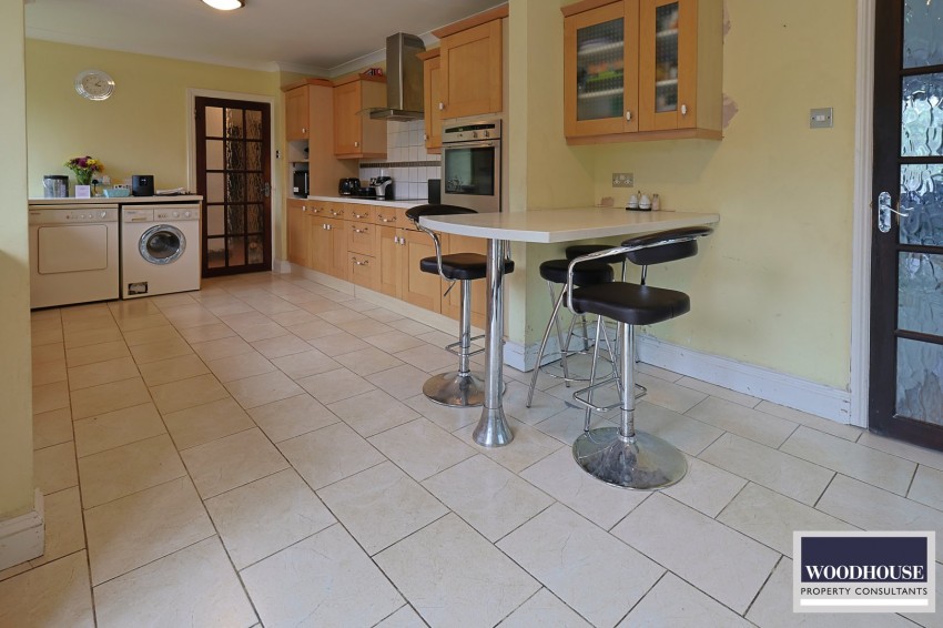 Images for Warwick Drive, Cheshunt EAID:3131305421 BID:11055924