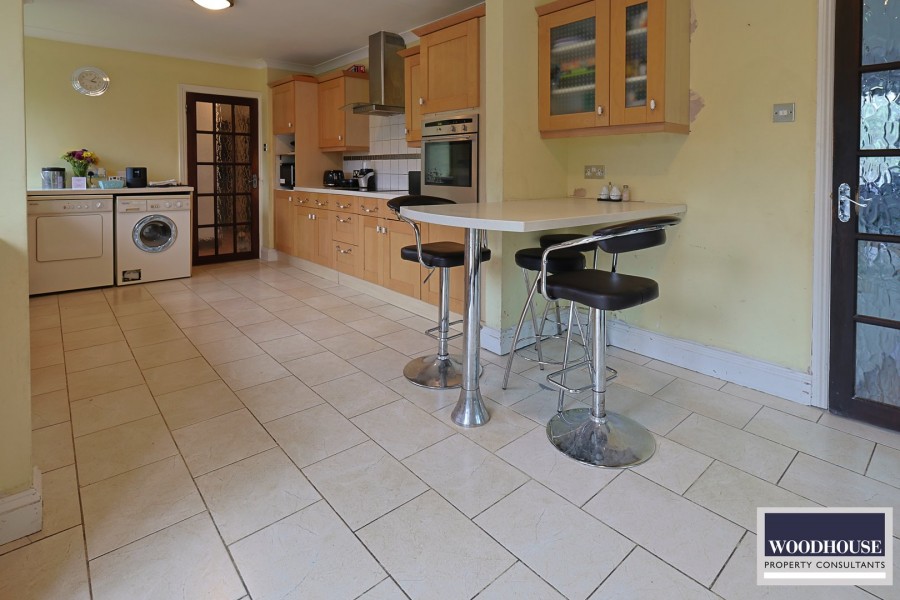 Images for Warwick Drive, Cheshunt EAID:3131305421 BID:11055924