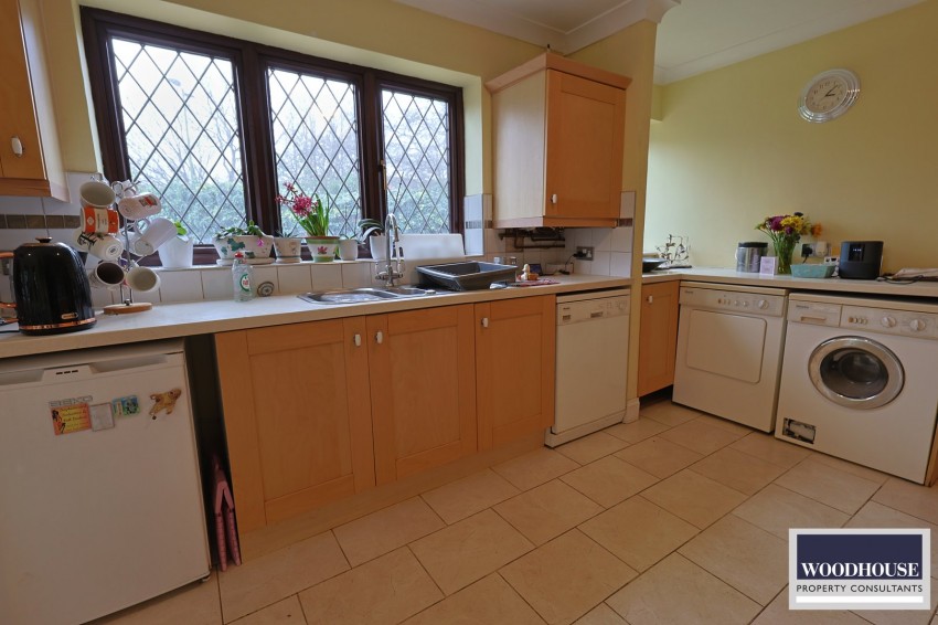 Images for Warwick Drive, Cheshunt EAID:3131305421 BID:11055924