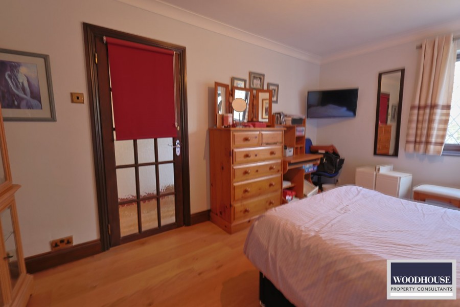 Images for Warwick Drive, Cheshunt EAID:3131305421 BID:11055924