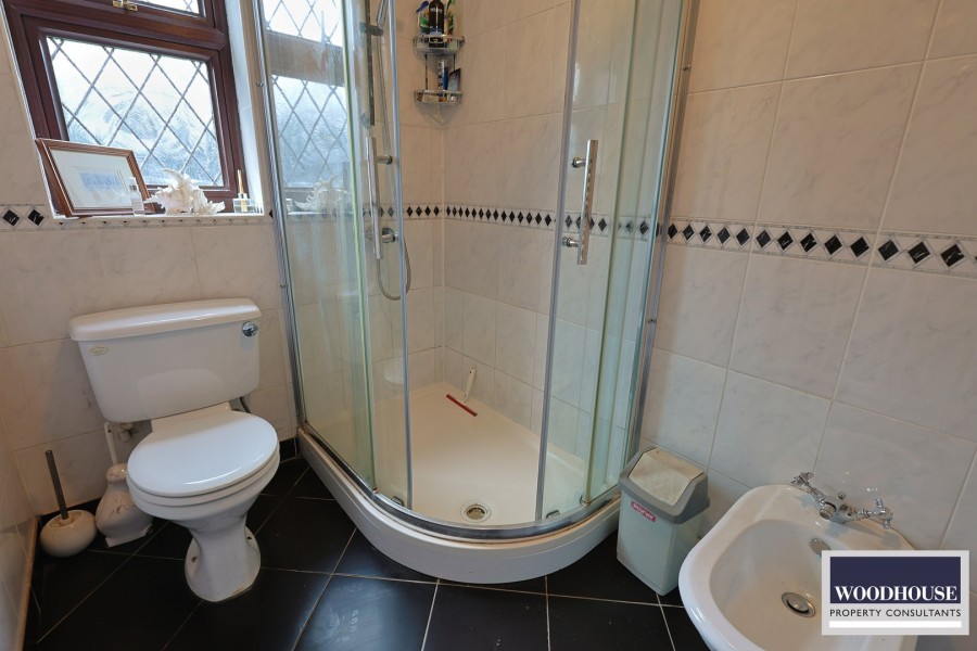 Images for Warwick Drive, Cheshunt EAID:3131305421 BID:11055924