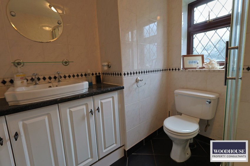 Images for Warwick Drive, Cheshunt EAID:3131305421 BID:11055924