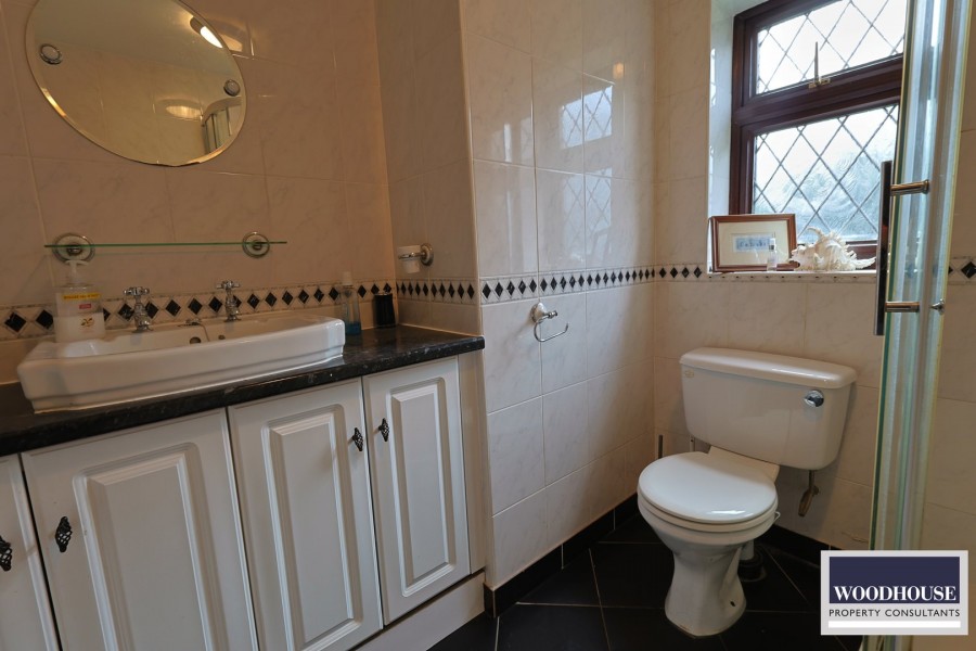 Images for Warwick Drive, Cheshunt EAID:3131305421 BID:11055924