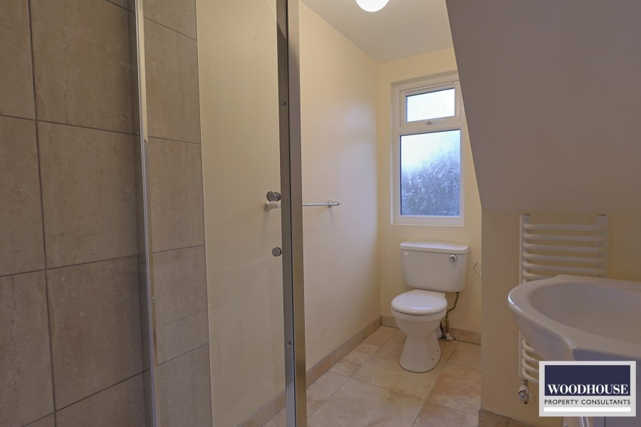 Images for Warwick Drive, Cheshunt EAID:3131305421 BID:11055924