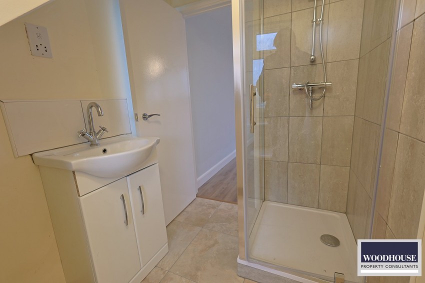 Images for Warwick Drive, Cheshunt EAID:3131305421 BID:11055924