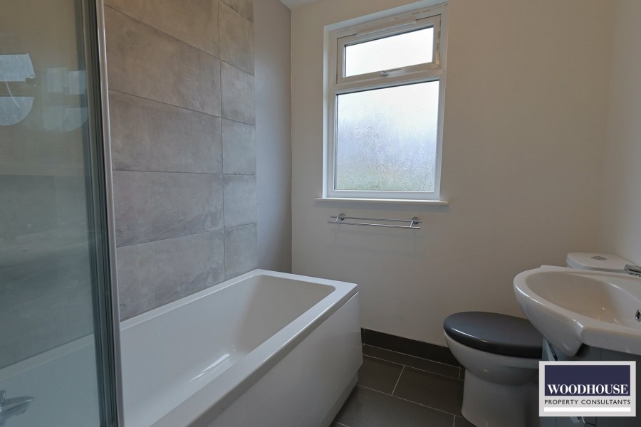 Images for Warwick Drive, Cheshunt EAID:3131305421 BID:11055924