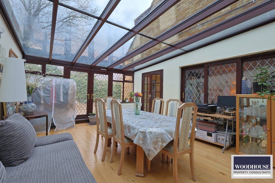 Images for Warwick Drive, Cheshunt EAID:3131305421 BID:11055924