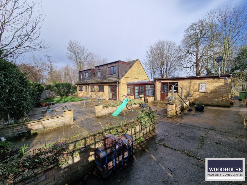 Images for Warwick Drive, Cheshunt EAID:3131305421 BID:11055924