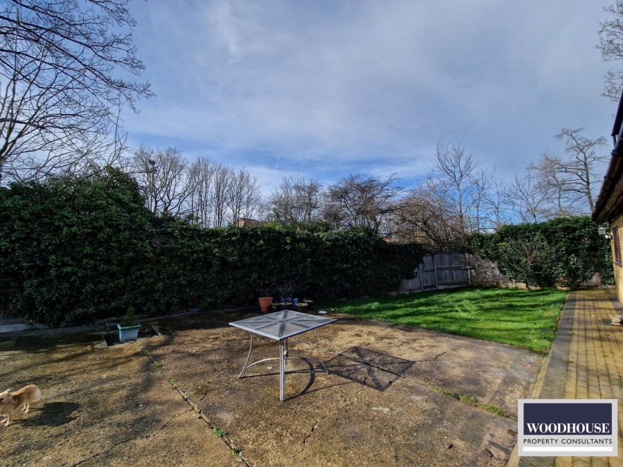 Images for Warwick Drive, Cheshunt EAID:3131305421 BID:11055924