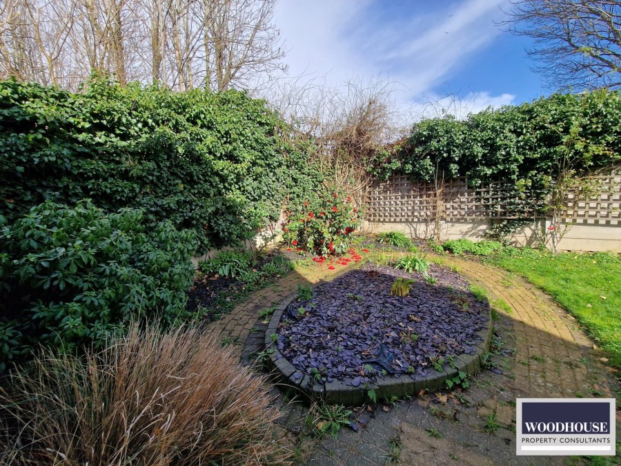 Images for Warwick Drive, Cheshunt EAID:3131305421 BID:11055924
