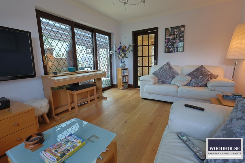 Images for Warwick Drive, Cheshunt EAID:3131305421 BID:11055924