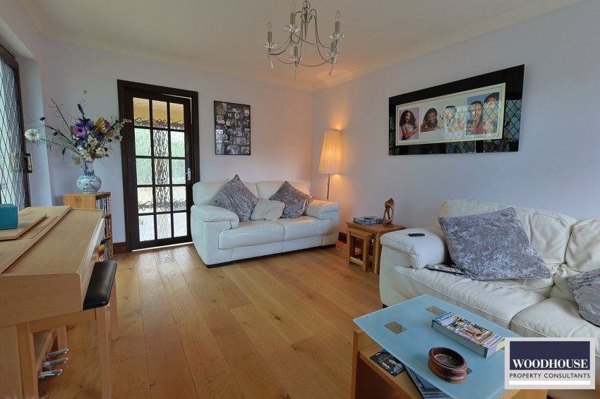 Images for Warwick Drive, Cheshunt EAID:3131305421 BID:11055924
