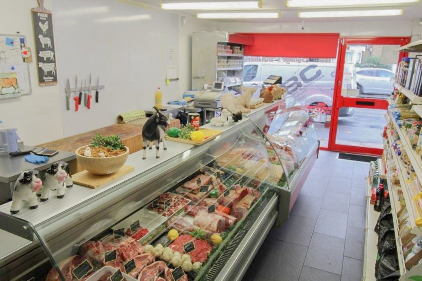 Images for Cheshunt, Waltham Cross, Hertfordshire EAID:3131305421 BID:11055924