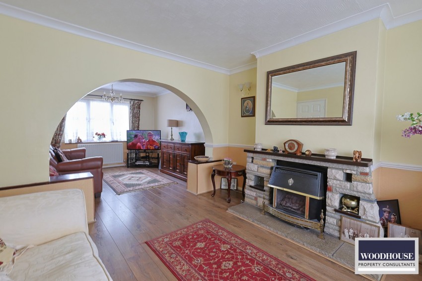 Images for Salisbury Crescent, Waltham Cross, Hertfordshire EAID:3131305421 BID:11055924