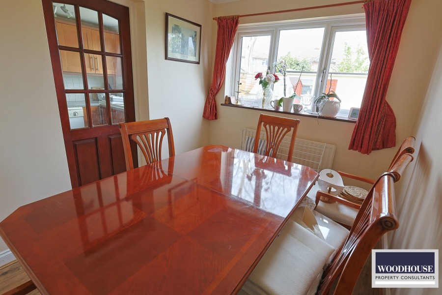 Images for Salisbury Crescent, Waltham Cross, Hertfordshire EAID:3131305421 BID:11055924