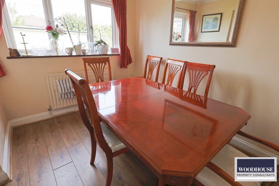 Images for Salisbury Crescent, Waltham Cross, Hertfordshire EAID:3131305421 BID:11055924