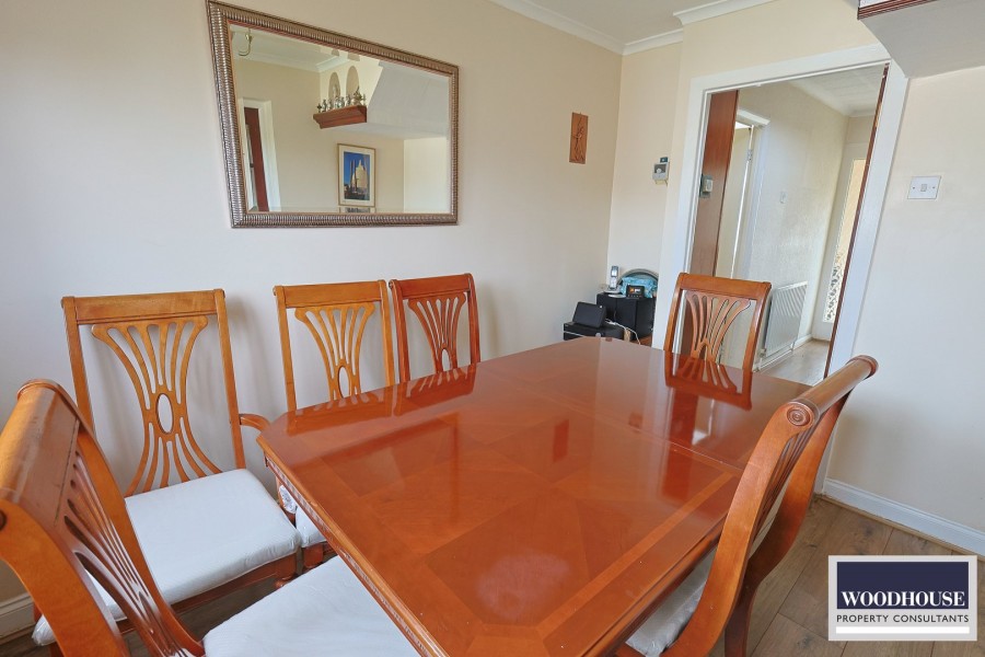 Images for Salisbury Crescent, Waltham Cross, Hertfordshire EAID:3131305421 BID:11055924