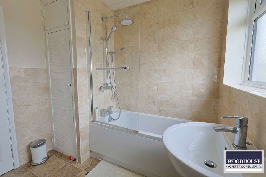 Images for Salisbury Crescent, Waltham Cross, Hertfordshire EAID:3131305421 BID:11055924