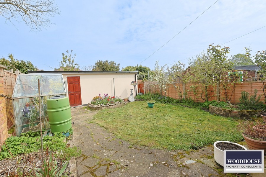 Images for Salisbury Crescent, Waltham Cross, Hertfordshire EAID:3131305421 BID:11055924