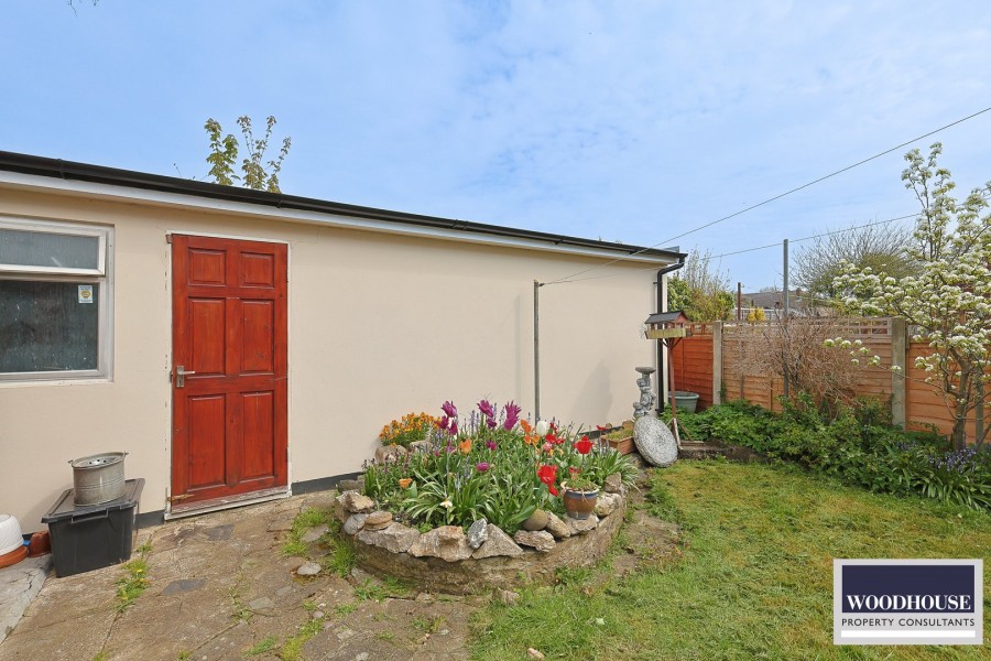 Images for Salisbury Crescent, Waltham Cross, Hertfordshire EAID:3131305421 BID:11055924