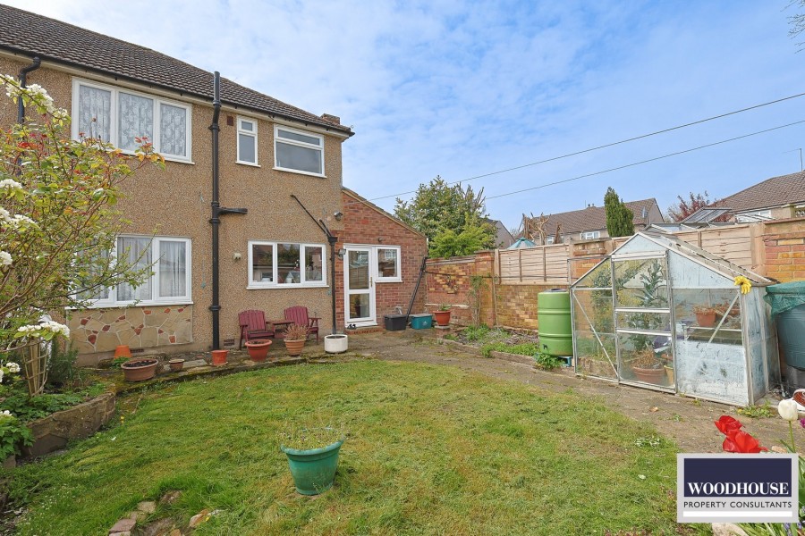 Images for Salisbury Crescent, Waltham Cross, Hertfordshire EAID:3131305421 BID:11055924
